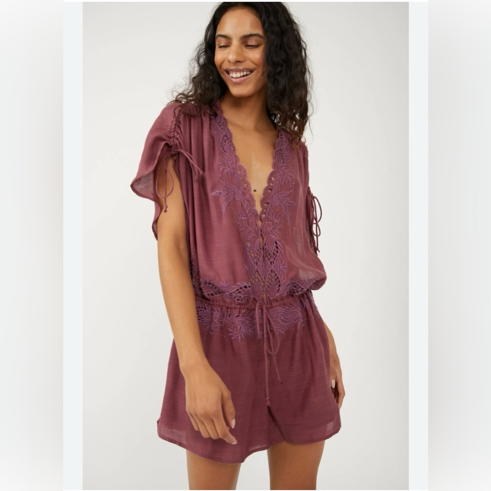 🆕 FREE PEOPLE Weila Lace Trim Romper In Burgundy. Size Large. NWT